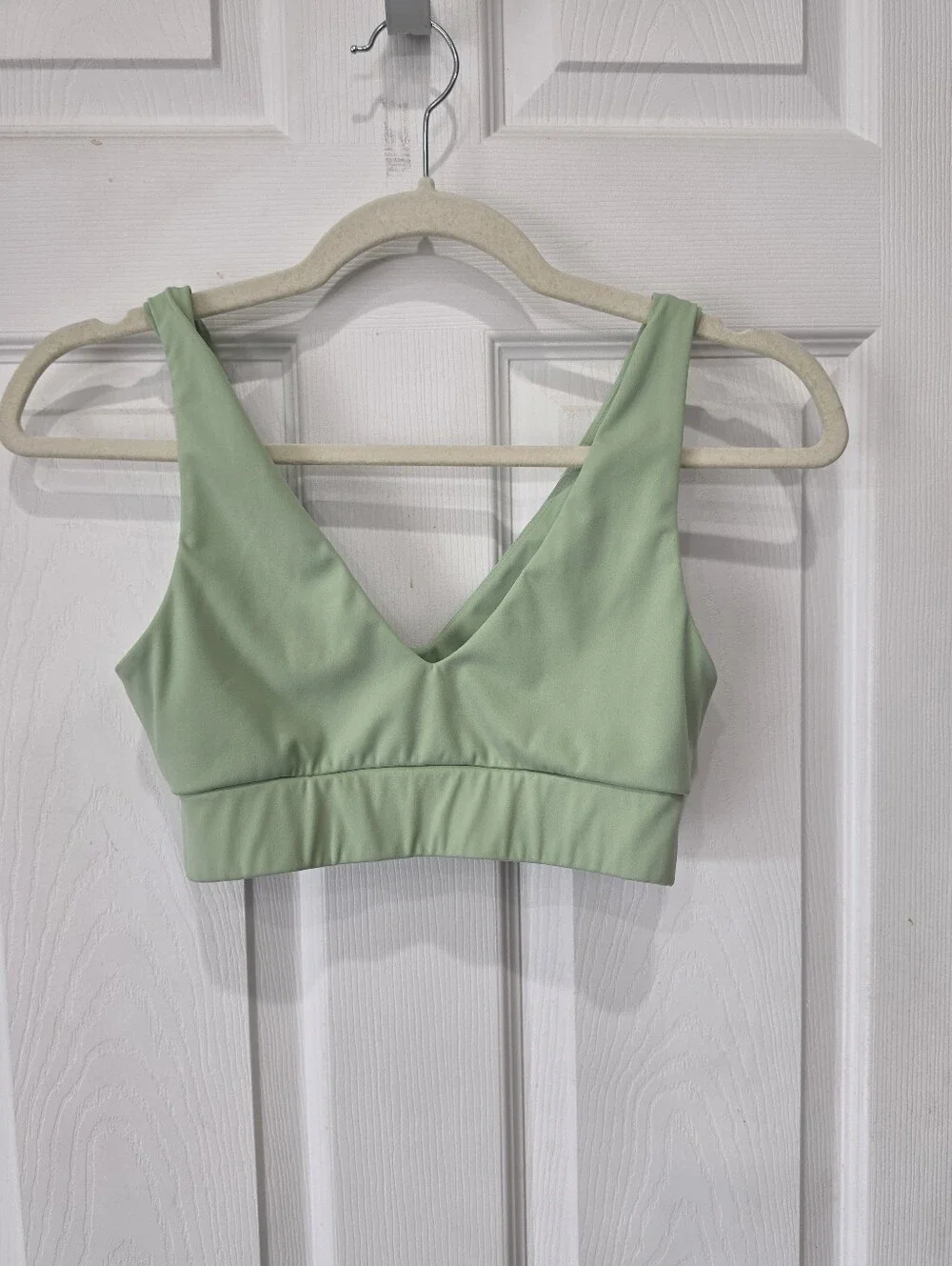 Daily Drills V-Neck Bra Size Small Mint Green